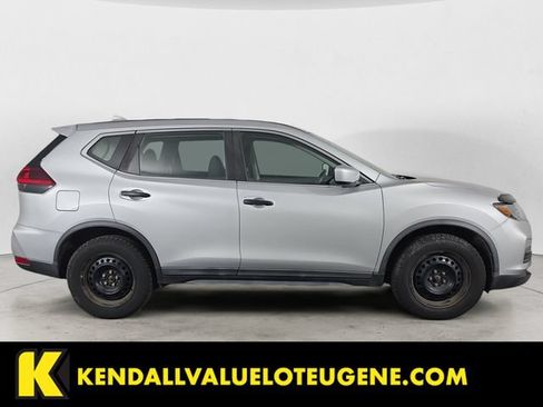 Used 2018 Nissan Rogue S AWD/4WD image 4