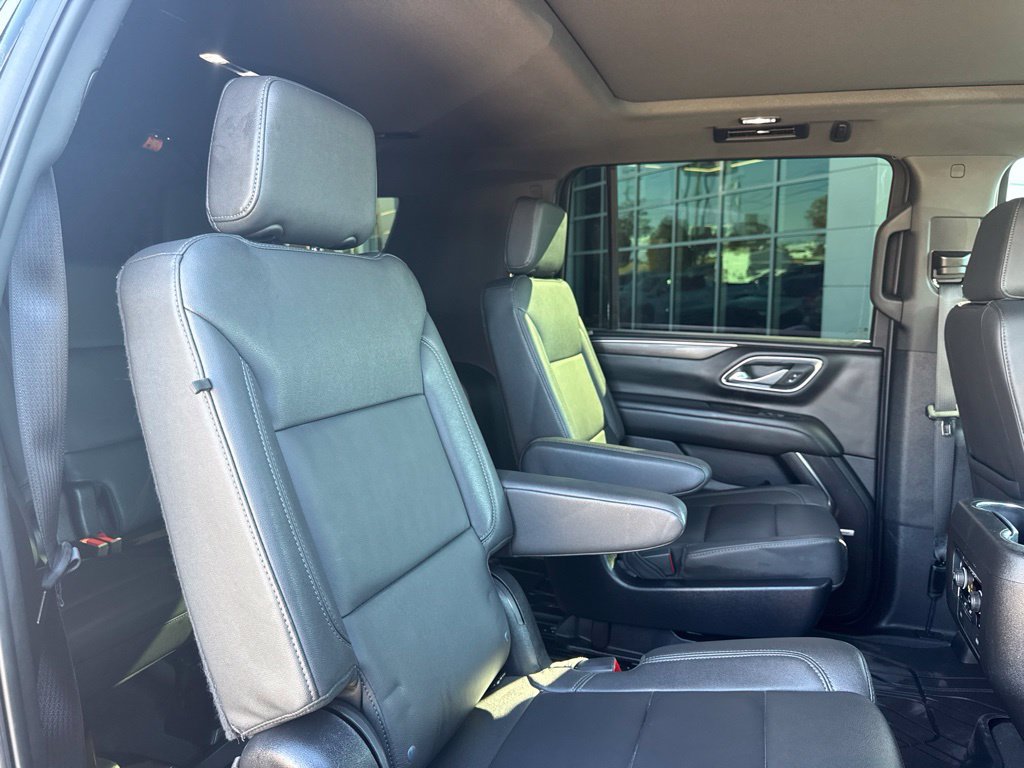 Used 2024 Chevrolet Suburban Z71 w/ Luxury Package AWD/4WD image 26