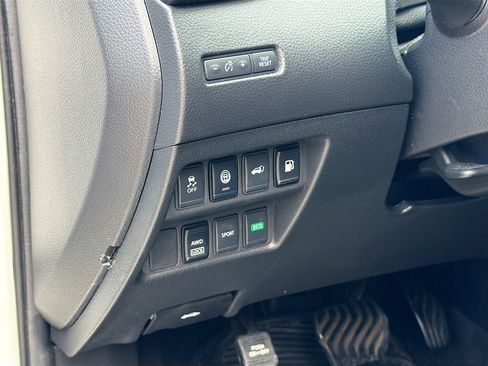 Used 2019 Nissan Rogue SV AWD/4WD image 10