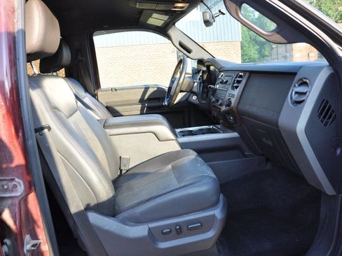 Used 2011 Ford F250 Lariat w/ Chrome Pkg image 21