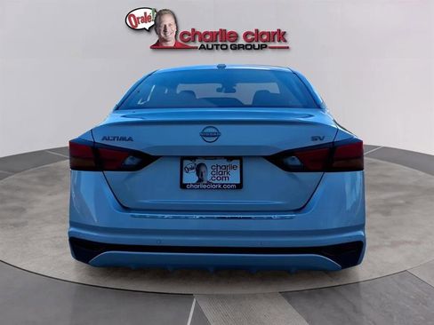 Used 2023 Nissan Altima 2.5 SV image 4