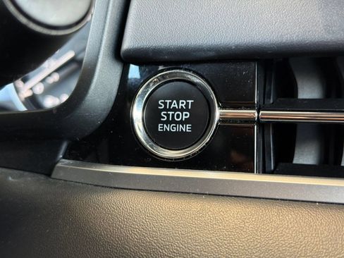 Used 2024 Mitsubishi Outlander ES FWD image 19
