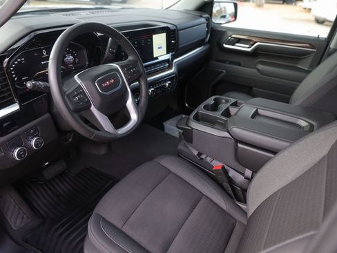 Used 2024 GMC Sierra 1500 Elevation image 13