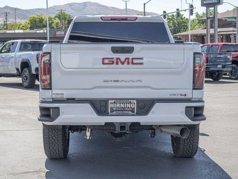 Used 2026 GMC Sierra 2500 AT4 AWD/4WD image 4