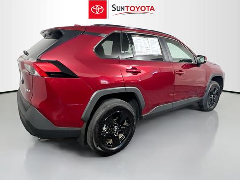 Used 2025 Toyota RAV4 XLE w/ Convenience Package FWD image 4