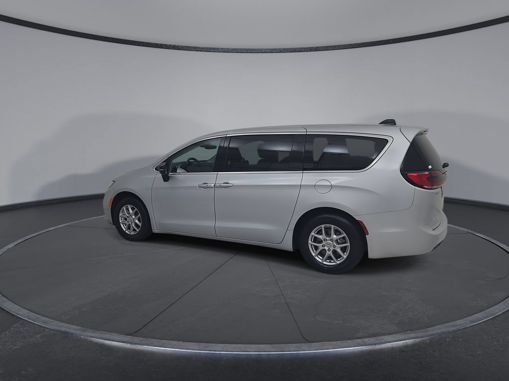 Certified 2024 Chrysler Pacifica Touring-L FWD image 12