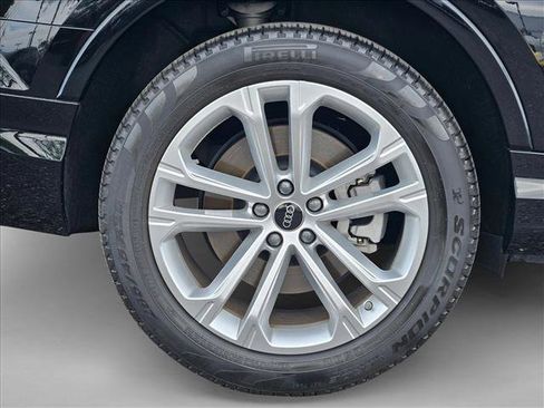 Used 2025 Audi Q7 3.0T Premium Plus AWD/4WD image 17