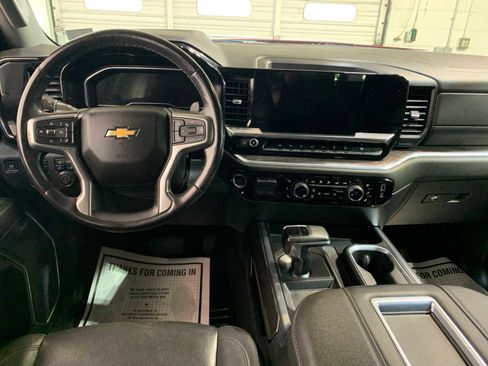 Used 2022 Chevrolet Silverado 1500 LTZ w/ Technology Package AWD/4WD image 4
