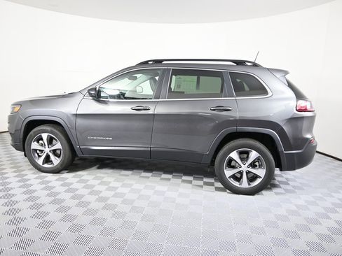 Used 2022 Jeep Cherokee Limited image 3