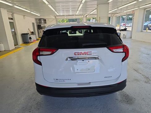 Certified 2024 GMC Terrain SLE image 4