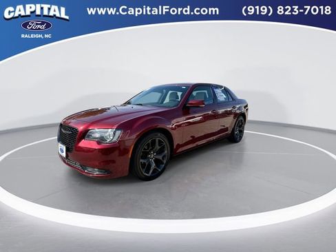 Used 2021 Chrysler 300 S w/ Comfort Group RWD image 4