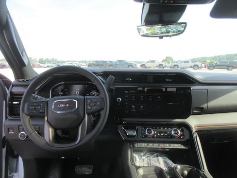 New 2026 GMC Sierra 2500 AT4 w/ AT4 Premium Plus Package AWD/4WD image 17