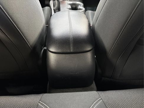 Used 2015 Ford Mustang Convertible RWD image 25