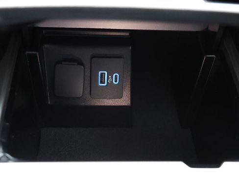 Used 2021 Ford Explorer Platinum w/ Equipment Group 601A image 30