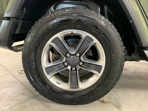 Used 2021 Jeep Wrangler Unlimited Sahara AWD/4WD image 10