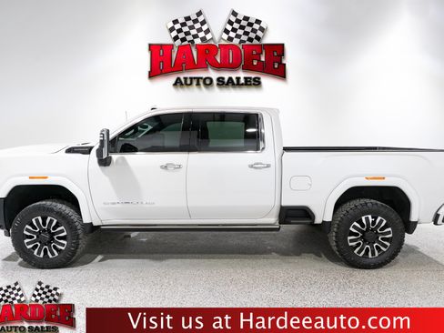 Used 2024 GMC Sierra 3500 Denali Ultimate AWD/4WD image 1