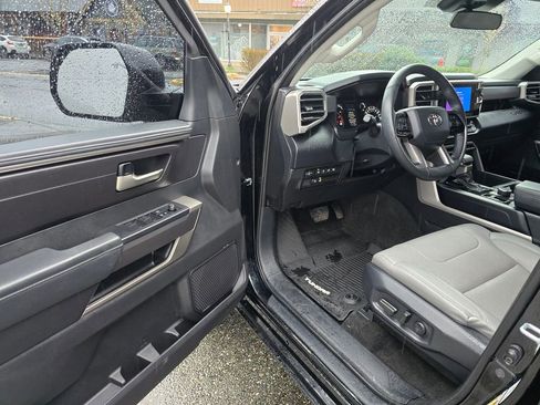 Used 2022 Toyota Tundra SR5 w/ SR5 Premium Package AWD/4WD image 21