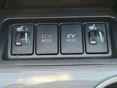 Used 2012 Toyota Camry XLE w/ Leather Pkg FWD image 24