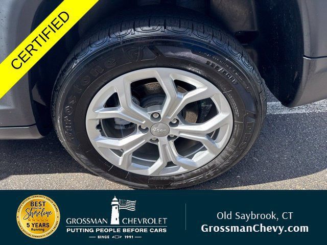 Used 2024 Jeep Compass Latitude w/ Convenience Group AWD/4WD image 30