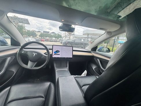 Used 2022 Tesla Model 3 Long Range AWD/4WD image 2
