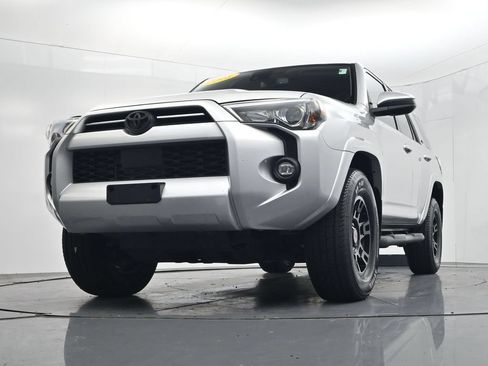 Used 2023 Toyota 4Runner SR5 AWD/4WD image 42