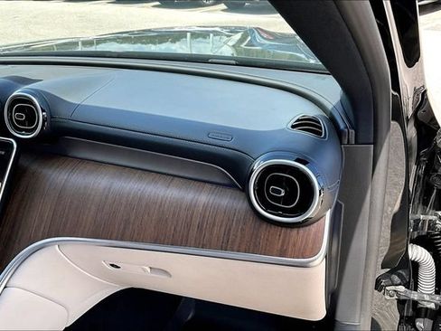 Certified 2024 Mercedes-Benz GLC 300 image 22
