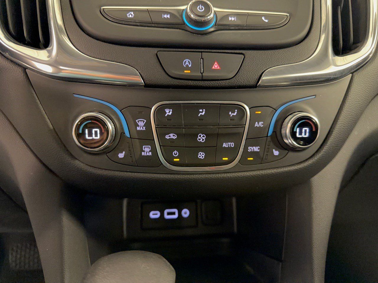 Used 2024 Chevrolet Equinox LT w/ LPO, Floor Liner Package FWD image 22