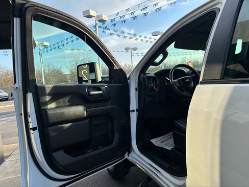 Used 2021 Chevrolet Silverado 3500 W/T image 8
