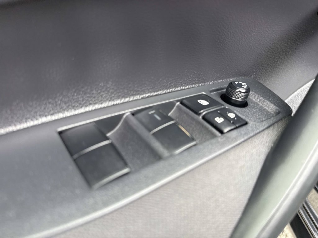 Used 2021 Toyota Corolla LE FWD image 21