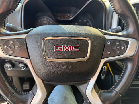Used 2018 GMC Canyon SLE image 4