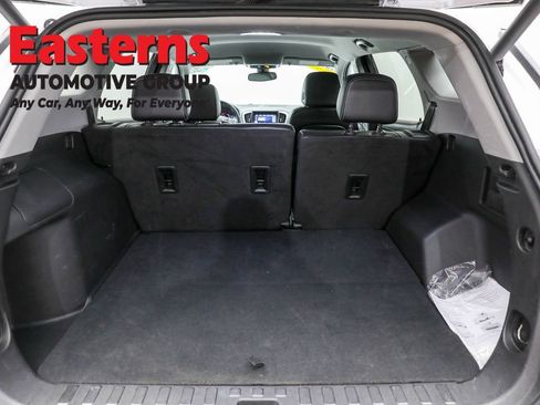 Used 2024 GMC Terrain SLT image 9