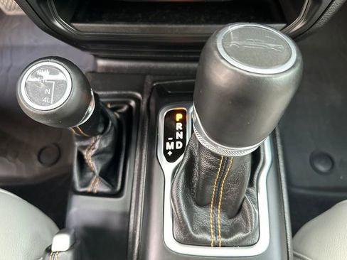 Used 2023 Jeep Gladiator Overland image 32