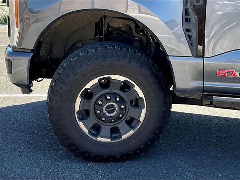 Used 2024 Ford F250 Lariat w/ Tremor Off-Road Package AWD/4WD image 7
