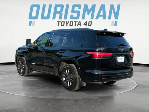 Used 2025 Toyota Sequoia Platinum AWD/4WD image 5