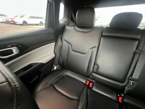 Used 2025 Jeep Compass Limited image 39