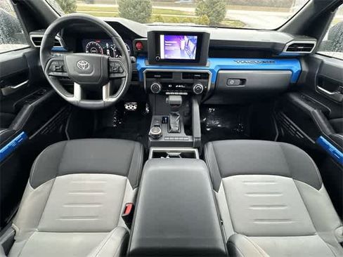 Used 2025 Toyota Tacoma TRD Sport image 19