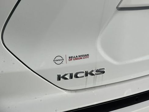 New 2025 Nissan Kicks Play S image 24