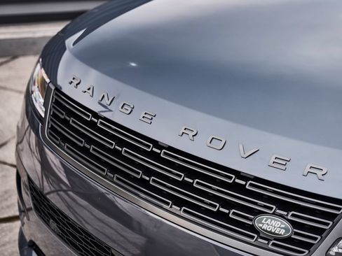 Used 2025 Land Rover Range Rover Sport Dynamic SE AWD/4WD image 7