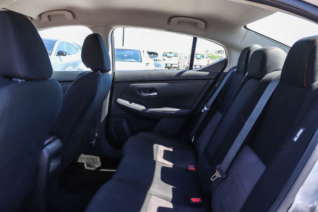 Used 2025 Nissan Sentra SR FWD image 17