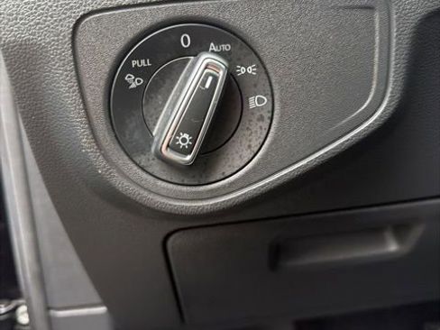 Used 2023 Volkswagen Atlas SE image 24