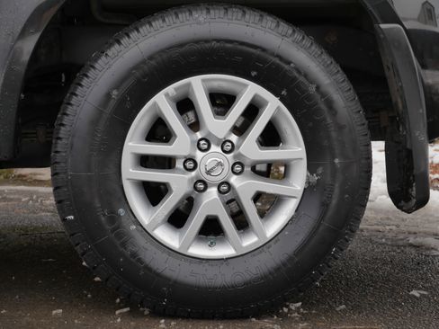 Used 2017 Nissan Frontier SV w/ Moonroof Package image 15