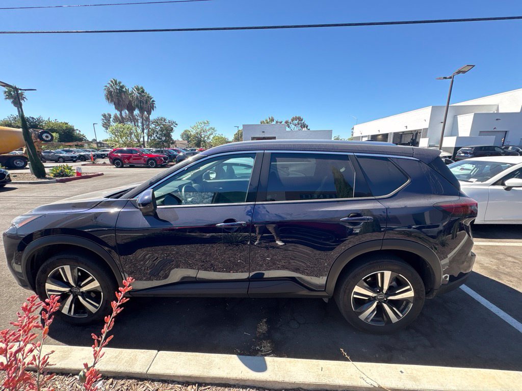 Used 2026 Nissan Rogue SL FWD image 8