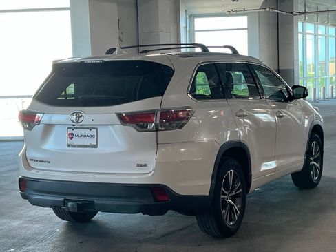 Used 2016 Toyota Highlander XLE FWD image 12