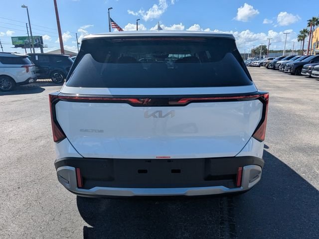 New 2027 Kia Seltos S FWD image 5