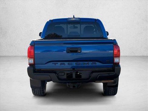 Used 2017 Toyota Tacoma TRD Sport w/ Tow Package (A/T) image 7