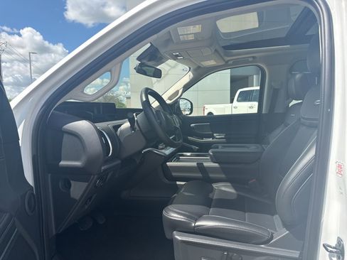 Used 2025 Ford Expedition Max Platinum image 9