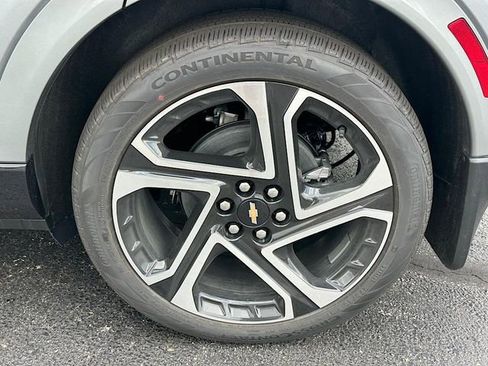 New 2025 Chevrolet Equinox EV LT image 24