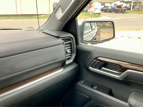 New 2025 GMC Sierra 1500 SLE w/ Preferred Package image 42