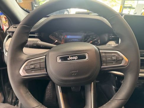 Used 2023 Jeep Compass Limited AWD/4WD image 21