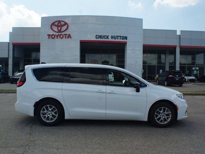 Used 2024 Chrysler Pacifica Touring-L